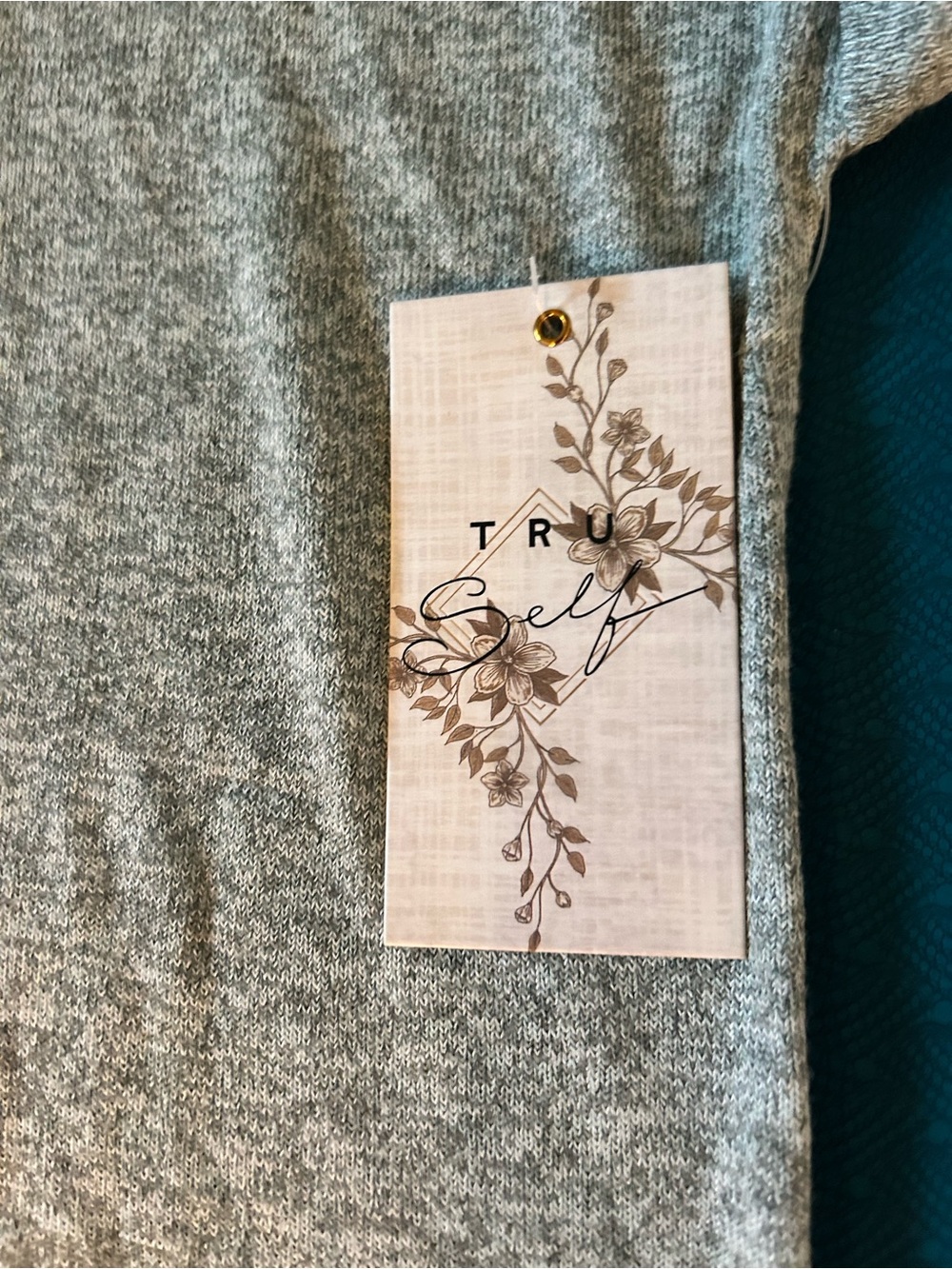 Tru Self Butterfly NWT Embroidered Short Sleeve Top Gray Size Large - Picture 5 of 8